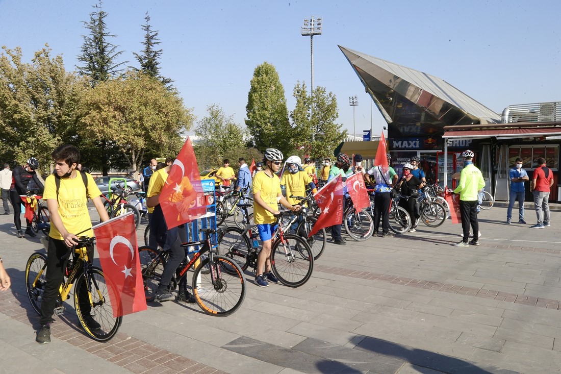 29 EKİM KUTLAMALARI “CUMHURİYET BİSİKLET TURU” İLE BAŞLADI