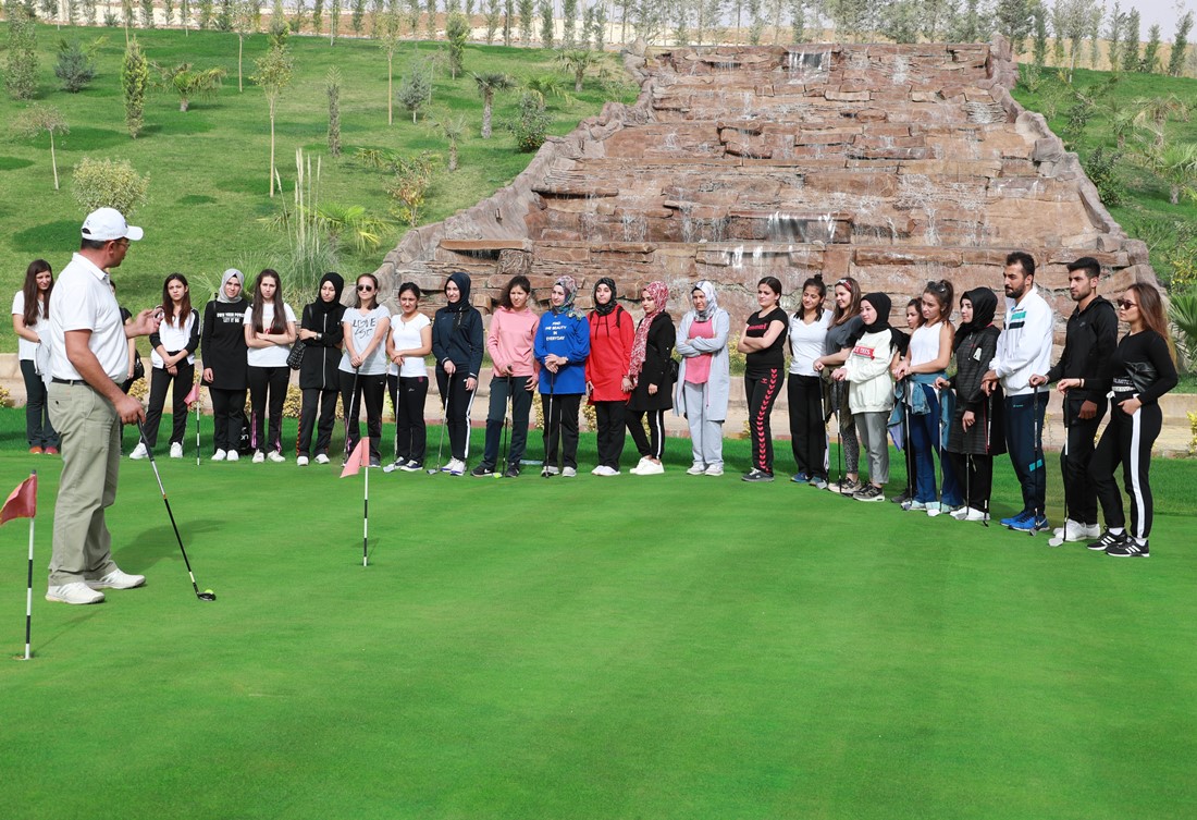 Sporcu Dostu HKÜ’nün Golf Eğitmenine Gümüş Madalya!