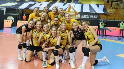 VakıfBank, üst üste dokuzuncu kez yarı finalde