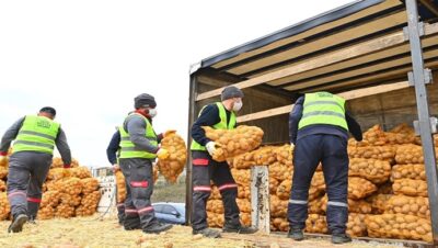 İhtiyaç Sahibi Ailelerimize Ücretsiz Patates ve Soğan Dağıtımı Yapılıyor