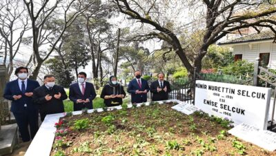 Sanatçı Münir Nurettin Selçuk Kabri Başında Anıldı