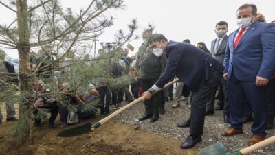 BURSA GÖKDERE MİLLET BAHÇESİ’NDE İLK FİDANLAR TOPRAKLA BULUŞTU