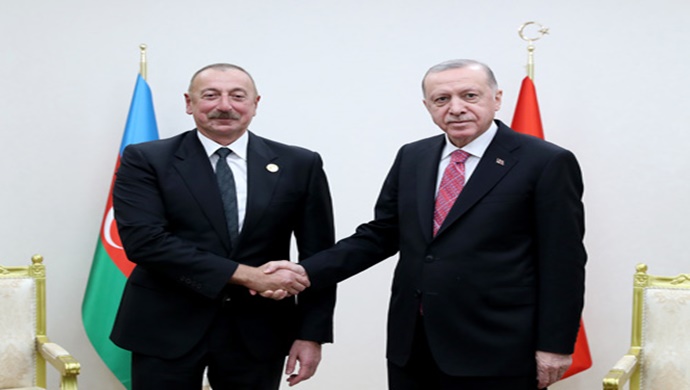 Cumhurbaşkanı Erdoğan, Azerbaycan Cumhurbaşkanı Aliyev ile bir araya geldi