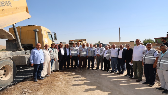  BAŞKAN BEYAZGÜL VİRANŞEHİR İLÇESİNDE DEVAM EDEN YOL ÇALIŞMALARINI İNCELEDİ