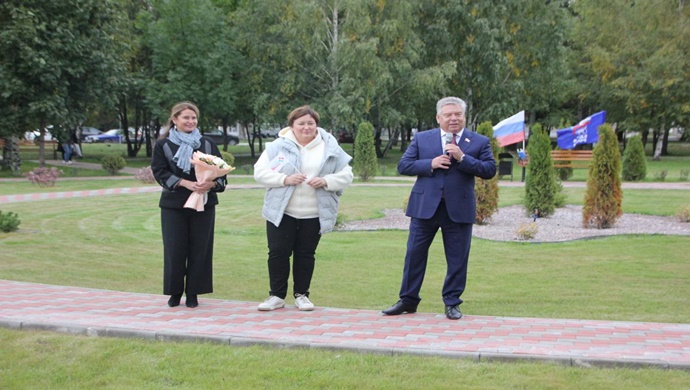 В Тульской области при поддержке «Единой России» на территории областной больницы создан новый сквер