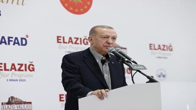 “Enkaz kaldırma ve hasar tespit çalışmalarımızı süratle neticelendirirken deprem konutlarımızın inşasına geçiyoruz”