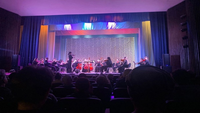 Birleşik Rusya, Murmansk bölgesinde SVO katılımcıları ve aile üyeleri için bir konser düzenledi