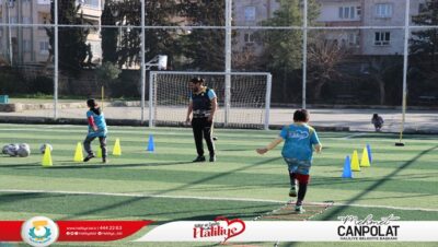 HALİLİYE BELEDİYESİ FUTBOL OKULU MİNİKLERİN ADRESİ OLDU