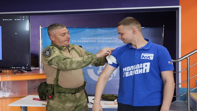 “Birleşik Rusya’nın Genç Muhafızları” üç binden fazla Belgorod öğrencisine ilk yardım becerileri öğretti