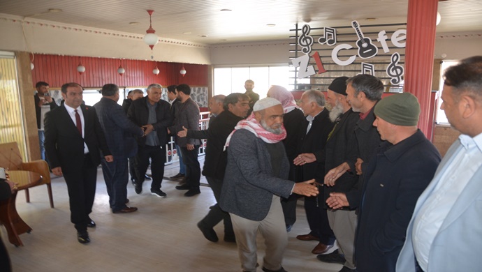 CHP BİRECİK İLÇE BAŞKANI HASAN KURT ASLAN VE ŞAHAN AİLELERİNİ BARIŞTIRDI