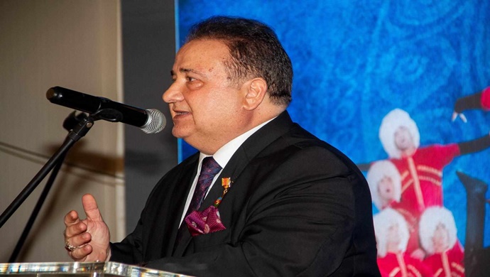 KARAPAPAK TÜRKLERİ KURULTAYI’NDA SALON TIKLIM DOLDU