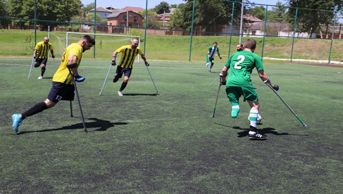 Birleşik Rusya’nın desteğiyle Grozni’de uyarlanmış futbol müsabakaları düzenlendi